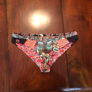 Maaji Reversible Bottoms Size L